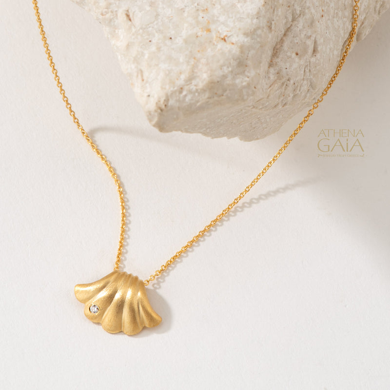 Venus Diamond Sea Shell Pendant Necklace - 18k Gold Necklace