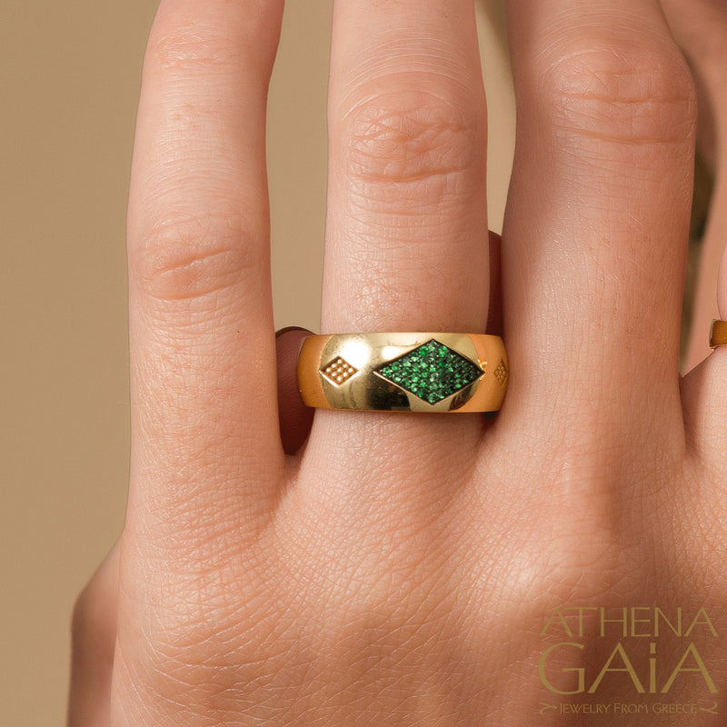 Royal Heritage Bold Diamond Ring - 18k Gold Ring