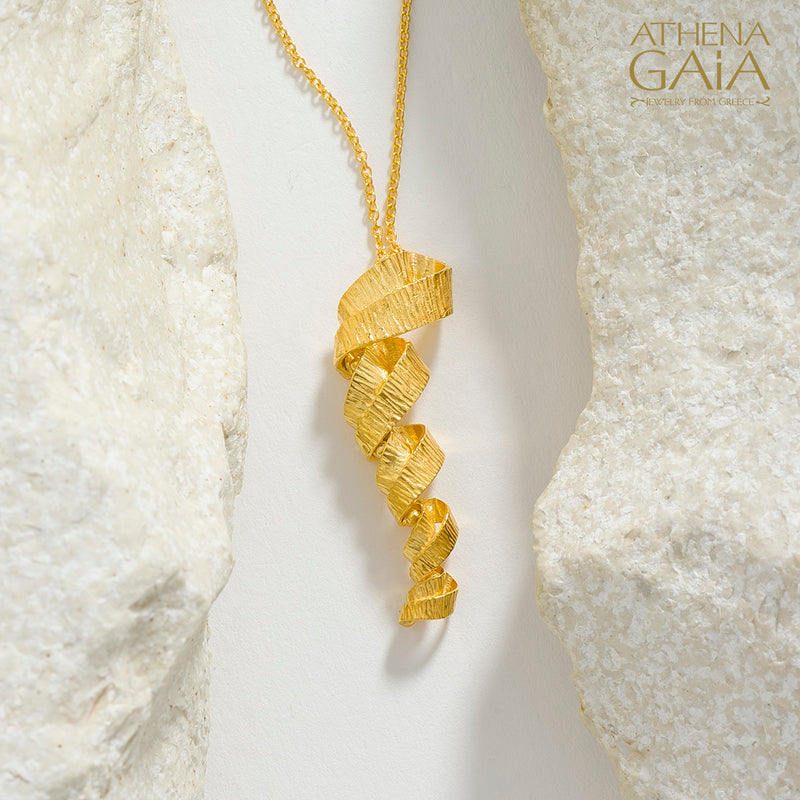 Looping Ribbon Pendant Necklace - 18k Gold Necklace