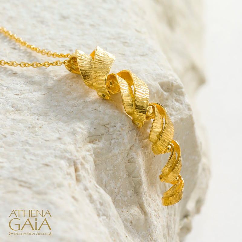 Looping Ribbon Pendant Necklace - 18k Gold Necklace