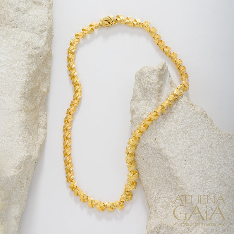 Looping Ribbon Necklace - 18k Gold Necklace - Collar Necklace