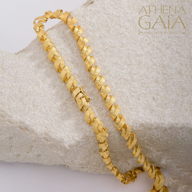Looping Ribbon with Diamonds Necklace - 18k Gold Necklace - Collar Necklace