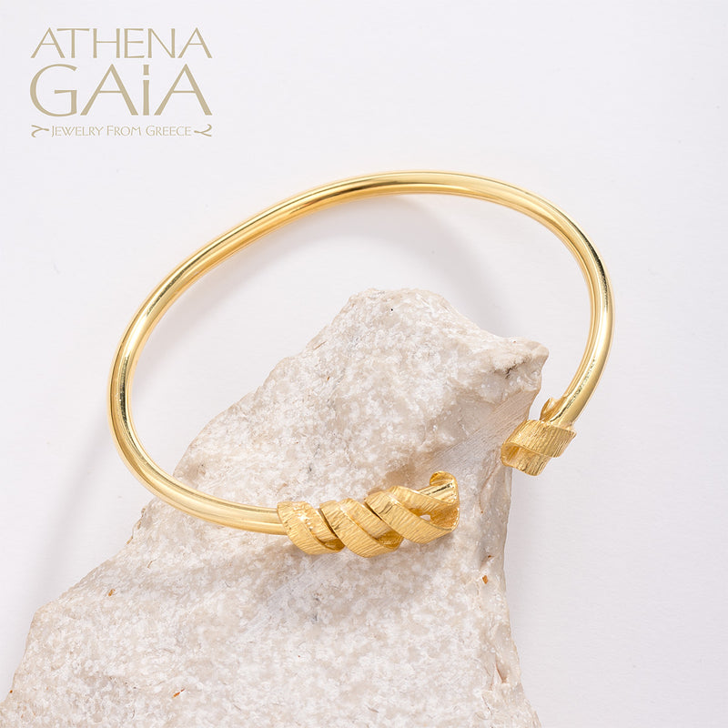 Wide Looping Ribbon Bracelet - 18k Gold - Cuff Bracelet