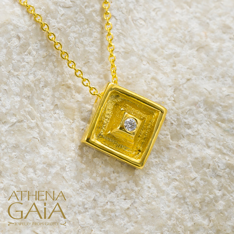 Shadow And Light Center Diamond Necklace