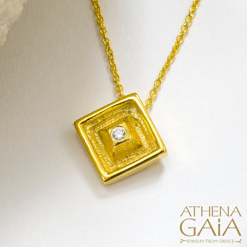 Shadow And Light Center Diamond Necklace