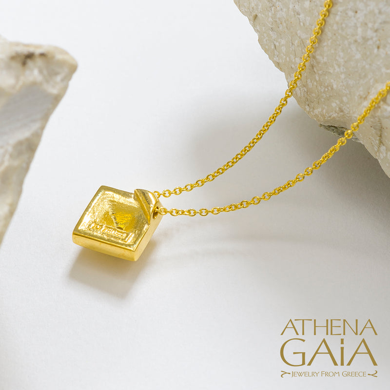 Shadow And Light Center Diamond Necklace