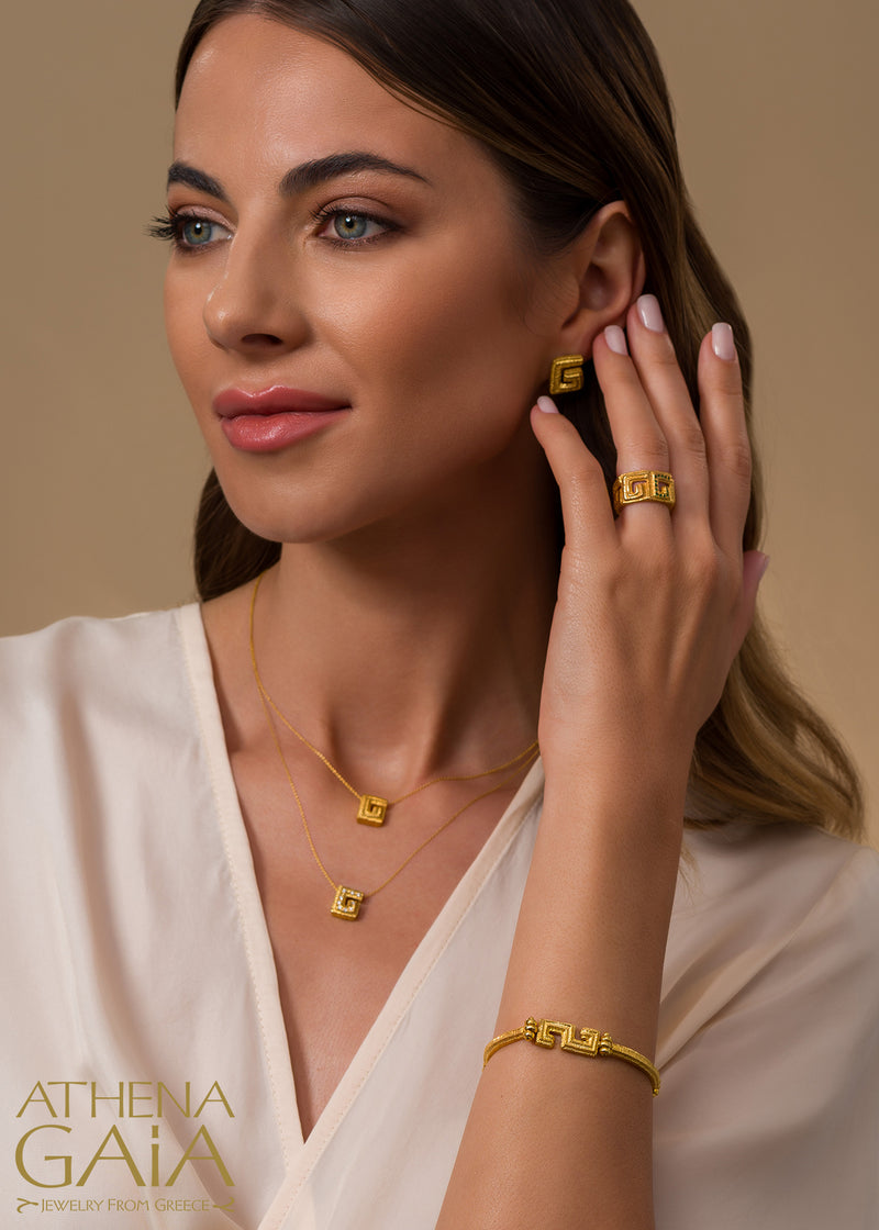 Meander Pendant Necklace - 18k Gold Necklace