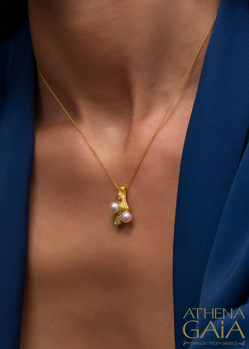 Four Seasons Winter Pearl Pendant Necklace - 18k Gold Necklace