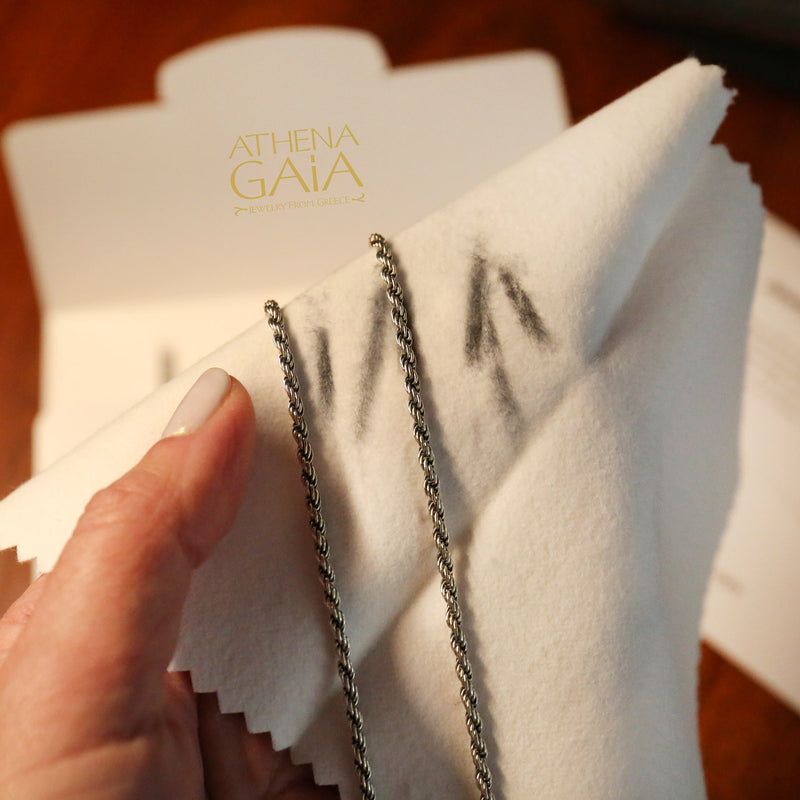 Preserve The Look: Anti-Tarnish Silver Polishing Cloth