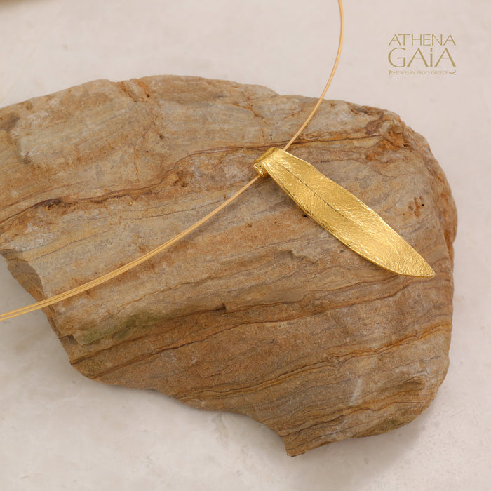 Short Leaf Curve Necklace (In-Stock)