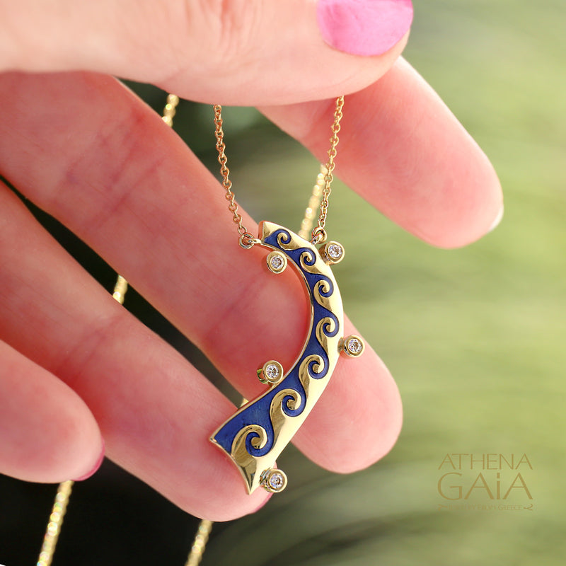 Mythical Hanging Argonaut Pendant Necklace - 18k Gold Necklace