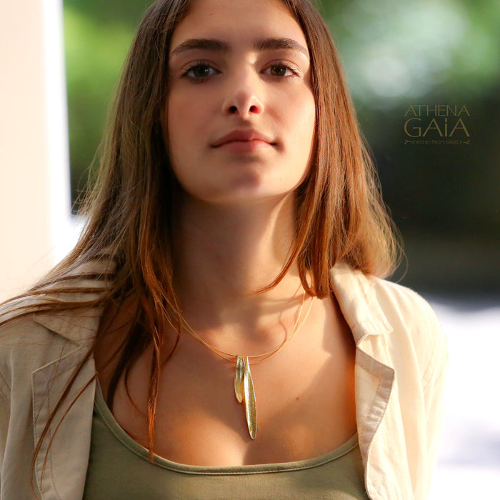 Short Leaf Curve Necklace - Gold Plated Sterling Silver Necklace