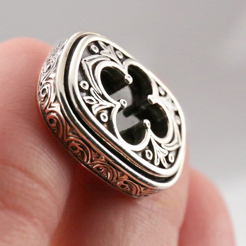 Odysseus Silver Stone Inset Clover Cufflinks