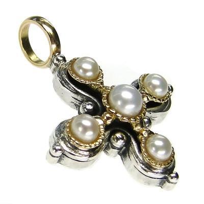 Elevated Pearl Pomme Cross