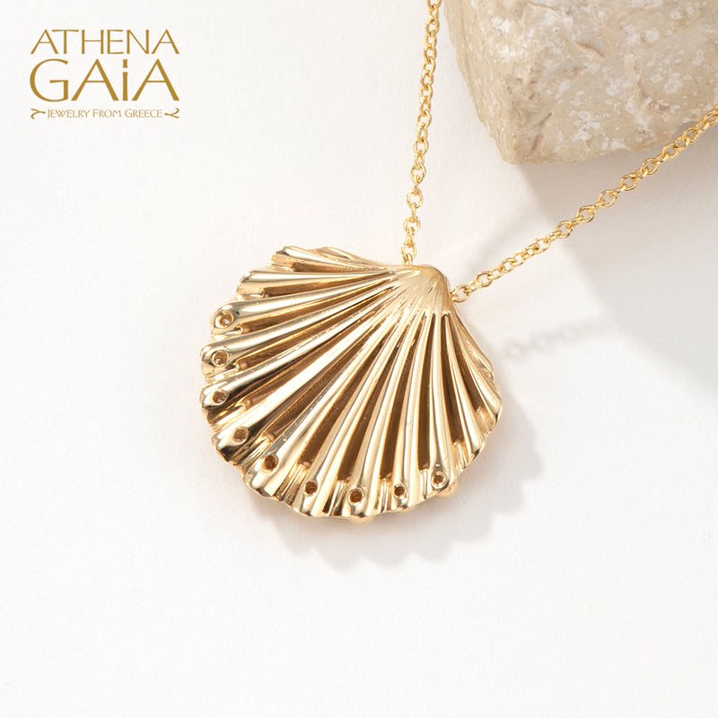 Olympian Aphrodite Seashell Pendant Necklace - 18k Gold Necklace
