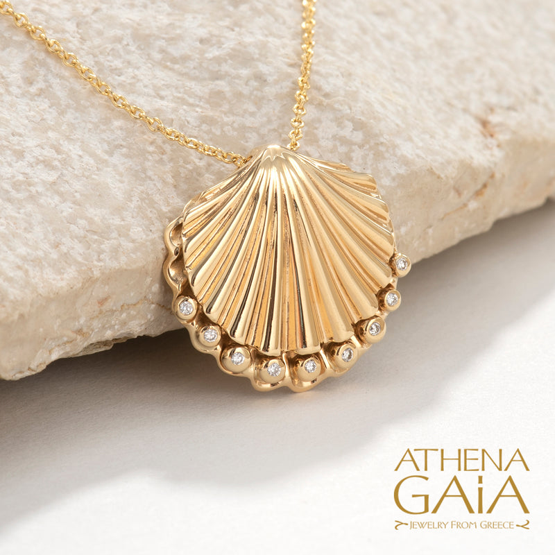 Olympian Aphrodite Seashell Pendant Necklace - 18k Gold Necklace