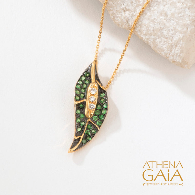 Golden Peonies Stone Pendant Necklace - 18k Gold Necklace