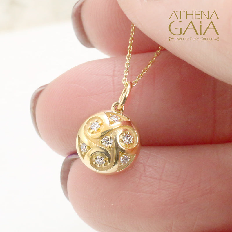 Mythical Argonaut Pendant Necklace - 18k Gold Necklace