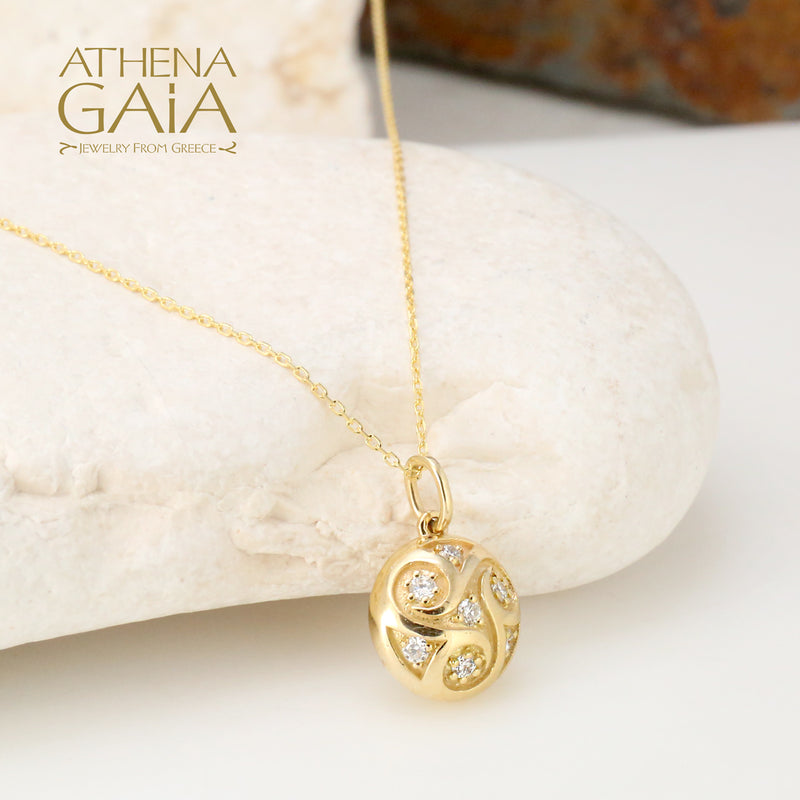 Mythical Argonaut Pendant Necklace - 18k Gold Necklace