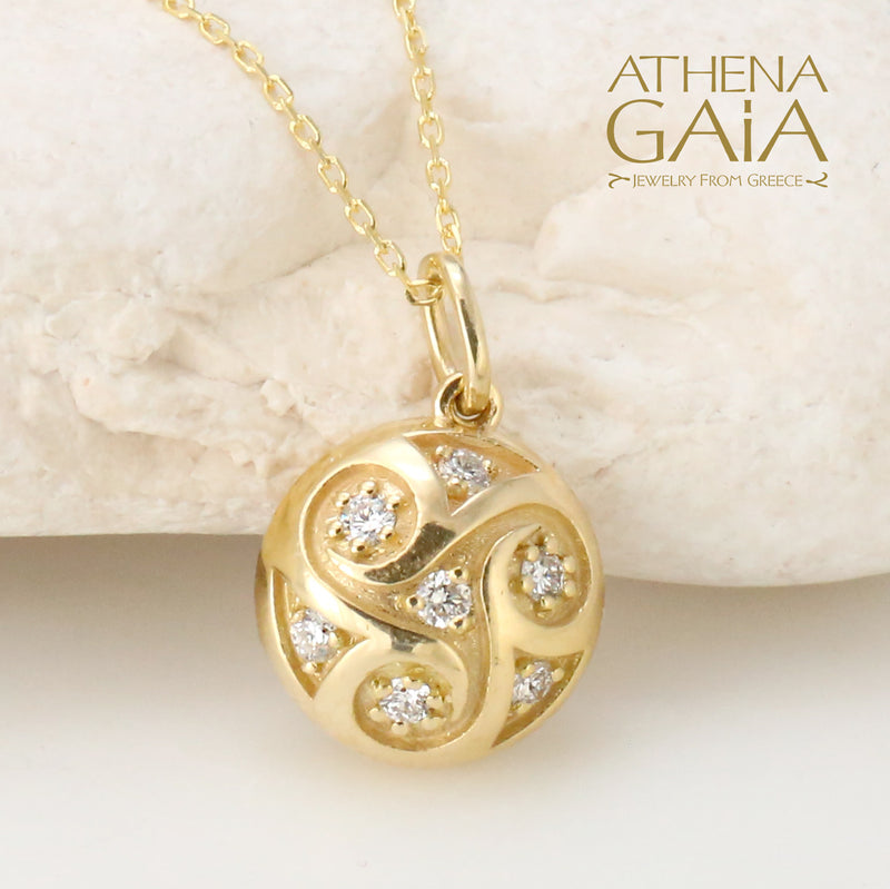 Mythical Argonaut Pendant Necklace - 18k Gold Necklace