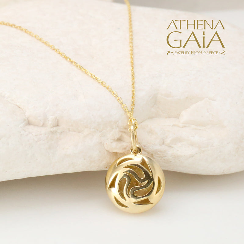 Mythical Argonaut Pendant Necklace - 18k Gold Necklace