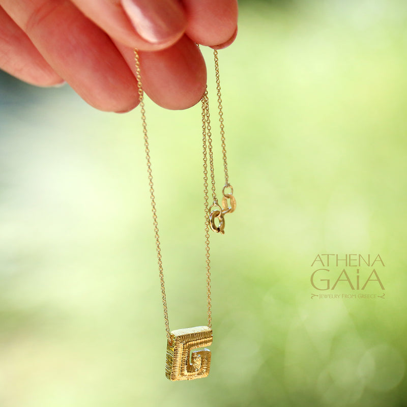 Meander Pendant Necklace - 18k Gold Necklace